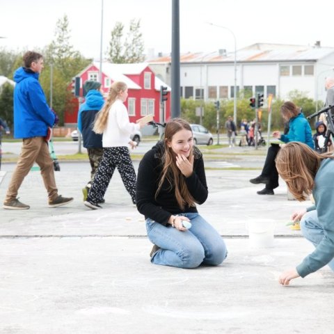 Fyrir utan Menningarhúsið Hof.